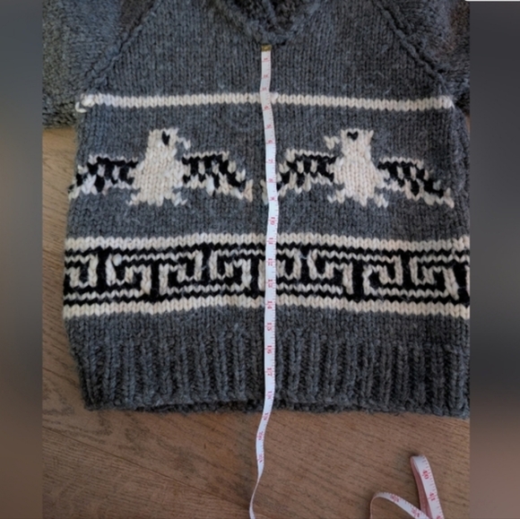 Hand Knit Cowichan Sweater. Size Xsmall to Small. - Picture 4 of 5